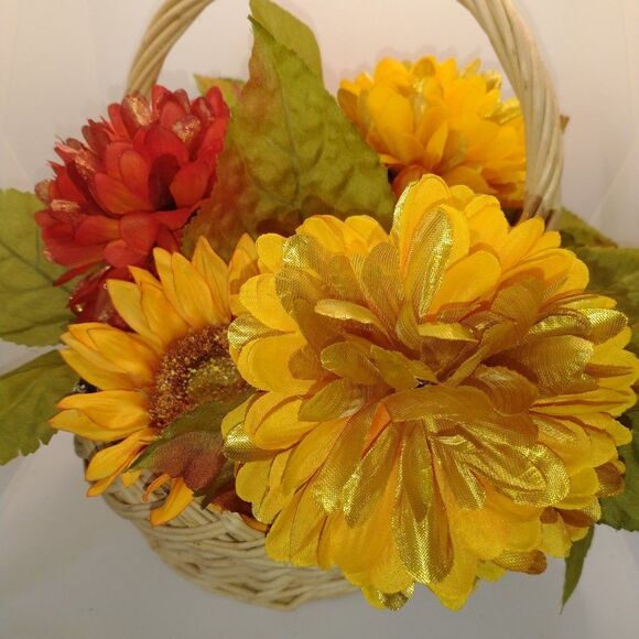 Hand Crafted Floral Table Centerpiece Fall Chrysanthemum Basket - Picture 4 of 10